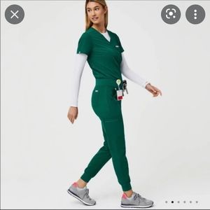 NWT Figs Hunter Green Zamora